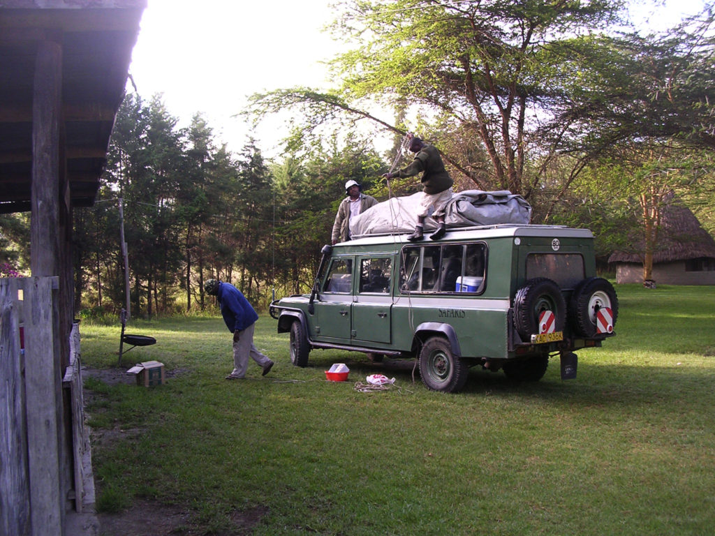Lake Naivasha - Land Roveren pakkes igen